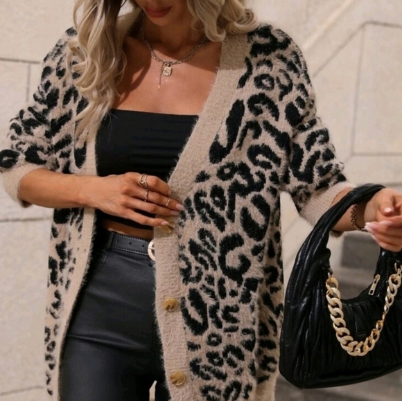 * New Boho Fluffy Leopard Knit Cardigan Sweater Button Down Tan Brown Black - Picture 6 of 8